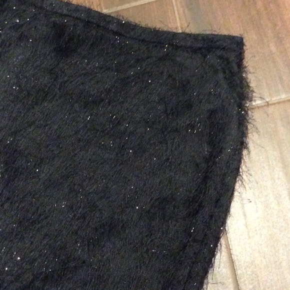 Calvin Klein Skirt. - Picture 3 of 4