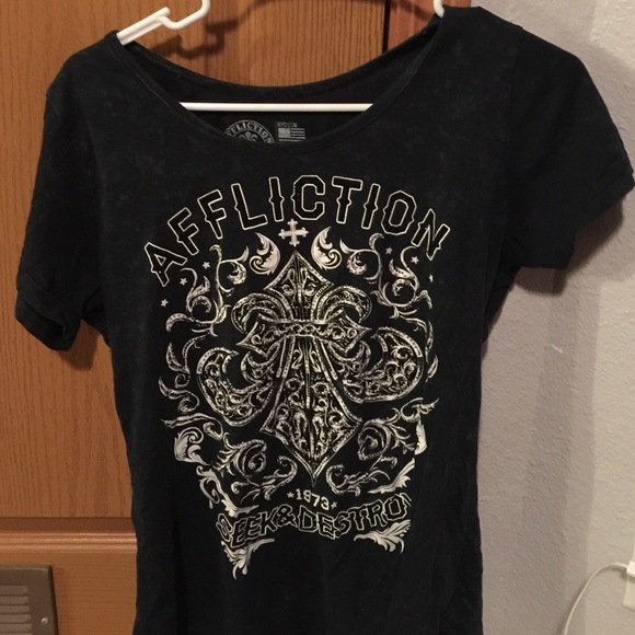 Affliction size medium