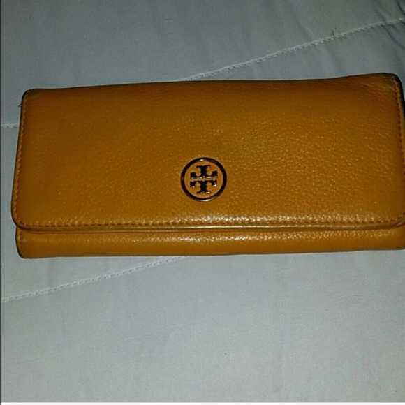 Tory burch wallet