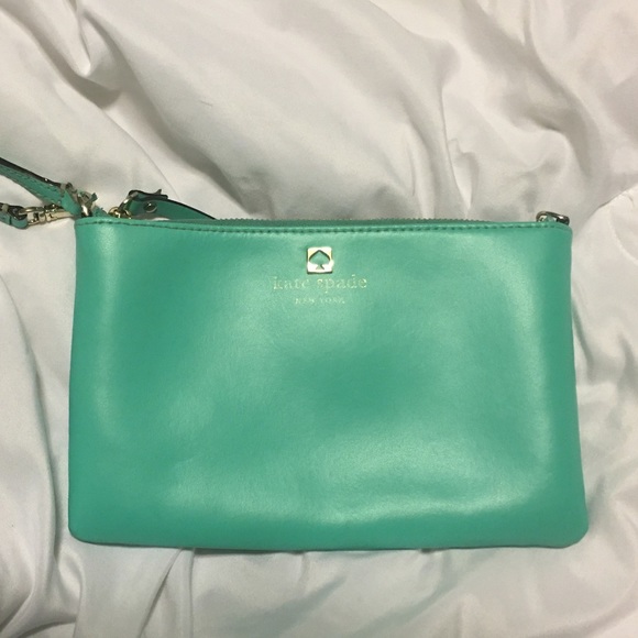 Kate Spade Wristlet - Picture 1 of 3