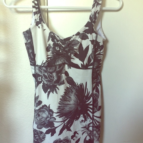 Floral aria tank size 4