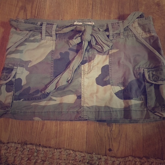 Abercrombie Camouflage mini skirt