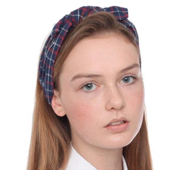 2 AA TWIST SCARVES
