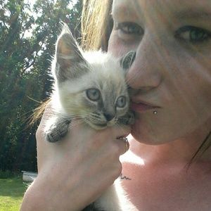 Meet your Posher, Elizabeth