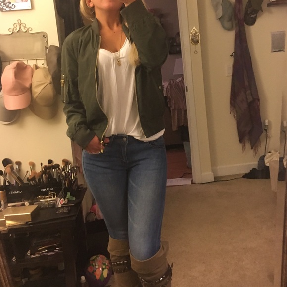 Olive bomber - Picture 3 of 4