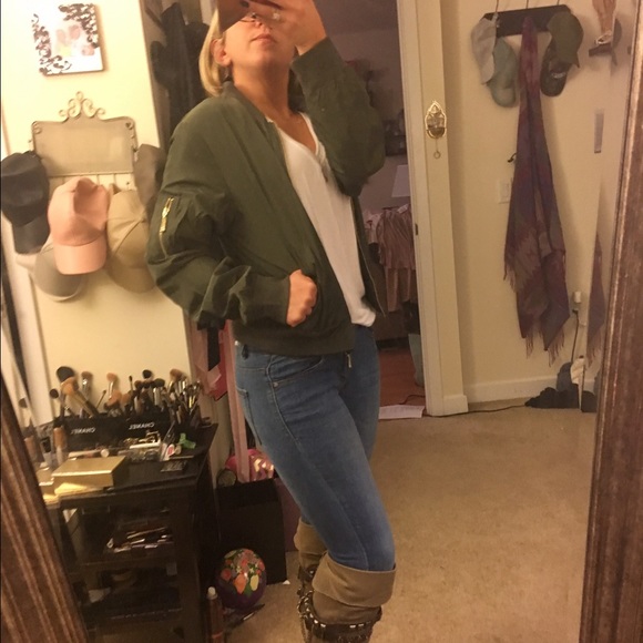 Olive bomber - Picture 4 of 4