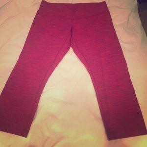 NWOT Lululemon Red Wunder Under Crops 8-10