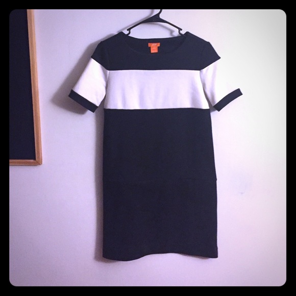 Short sleeved work dress