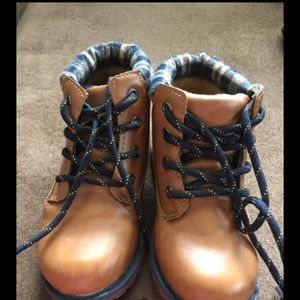 Lace up boots Oshkosh Sz 10