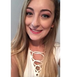 Meet your Posher, Kayla