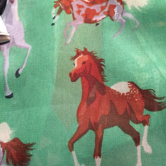 HORSE SCARF AND HORSE SCARF RING - Picture 2 of 4