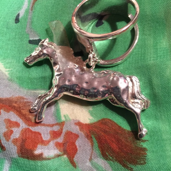 HORSE SCARF AND HORSE SCARF RING - Picture 4 of 4