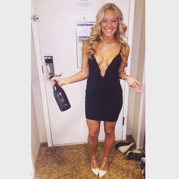 Meet your Posher, Emily - Picture 3 of 3