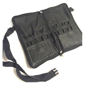 Makeup brush waist bag