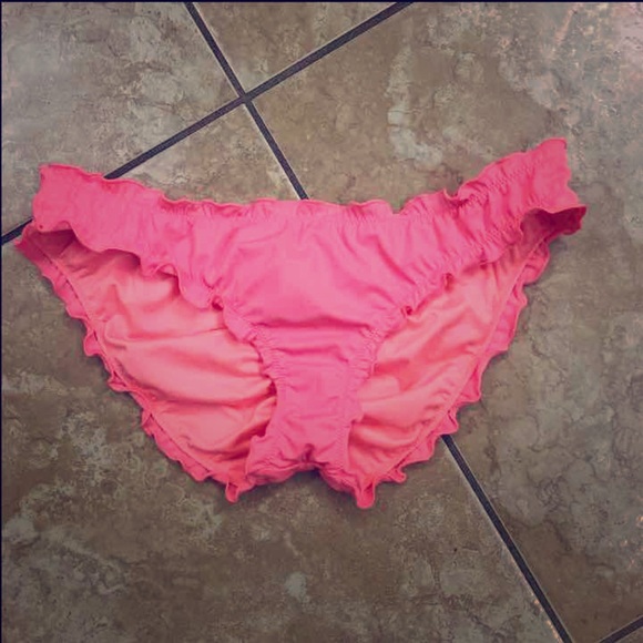 SOLD Victoria secret cheeky ruffled bikini bottoms