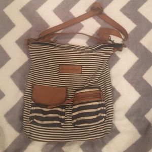 American Eagle arm bag