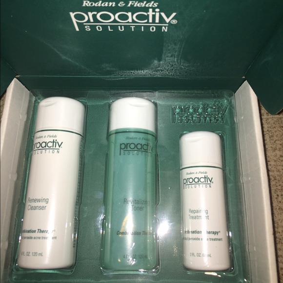 FULL BOX Proactiv acne daily wash