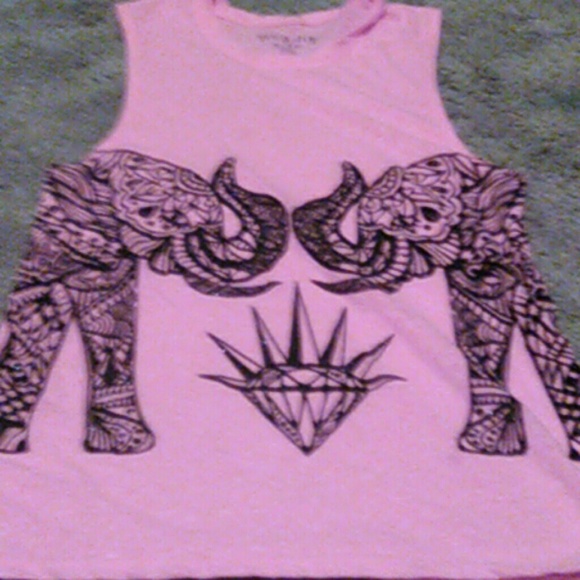 Sleeveless shirt