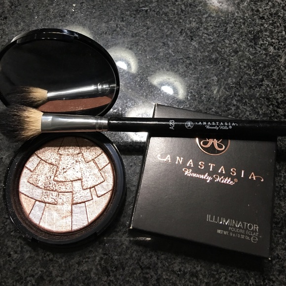 ANATASIA ILLUMINATOR & A23 BRUSH