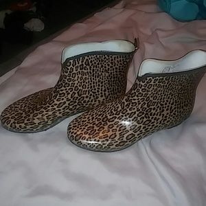 Cheetah rain boots