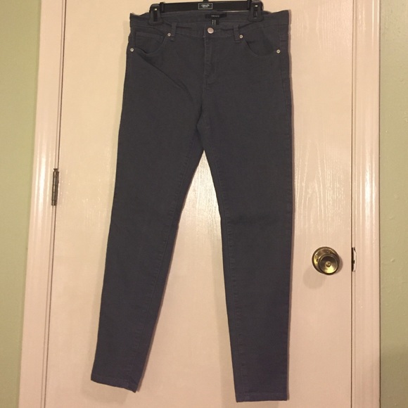Gray Forever 21 skinny jeans size 30