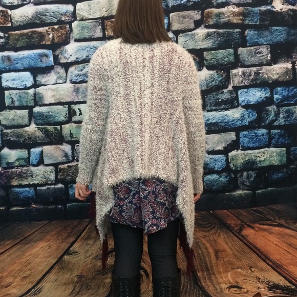 Popcorn Cardigan with fringe - Picture 3 of 4