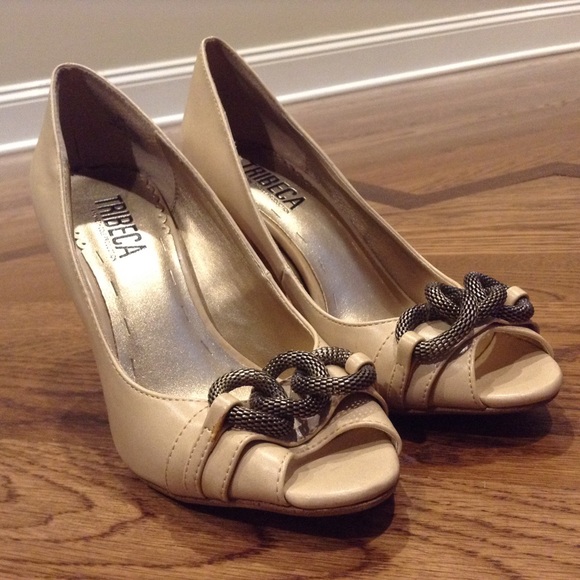TRIBECA Tan Heels