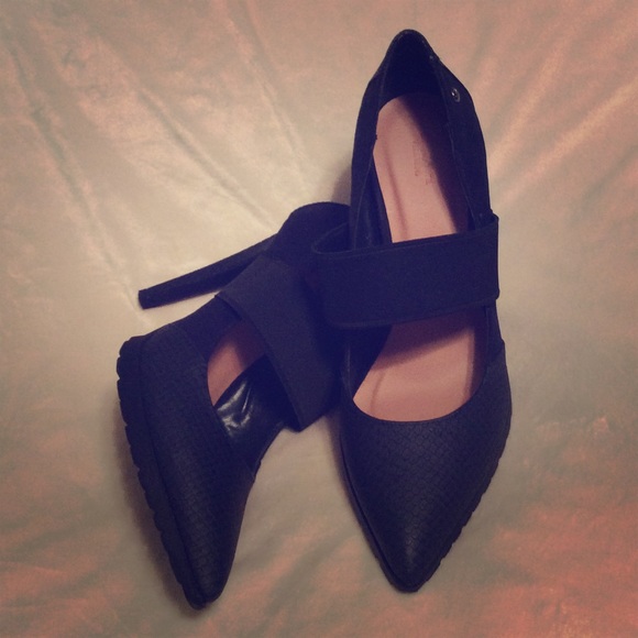 Simply Vera heels SZ 8 1/2 m high heel