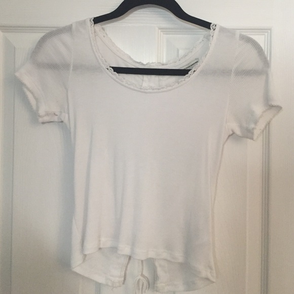 AE lace up back tee!