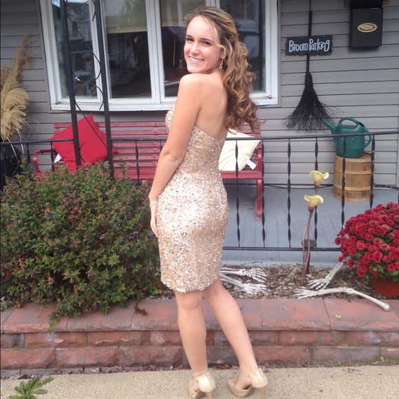Semi Formal / Prom dress - Picture 2 of 3