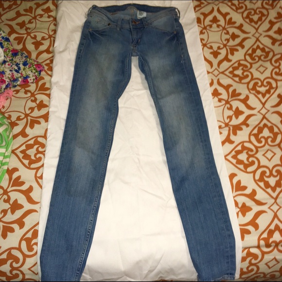 SOLD MERC H&M light washed low rise skinny jeans