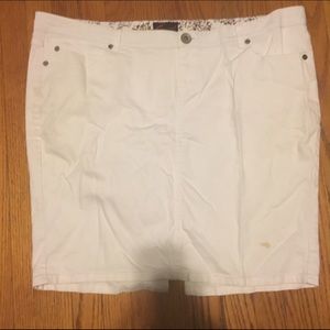 Torrid White denim pencil skirt - size 2