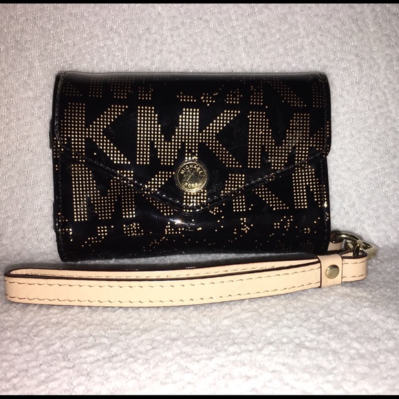 Michael Kors Wallet/Cell Phone Wristlet