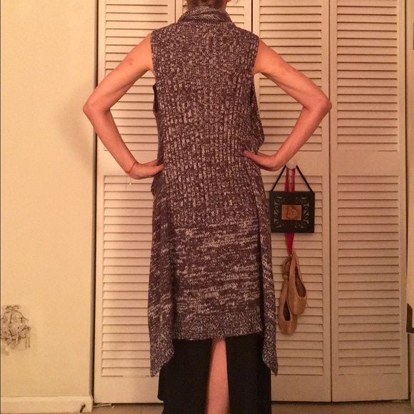 BRILLIANT SWEATER VEST - Picture 3 of 4