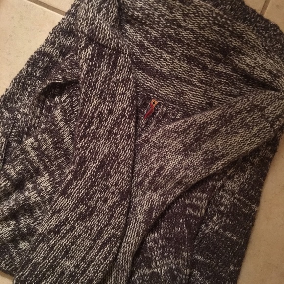 BRILLIANT SWEATER VEST - Picture 4 of 4