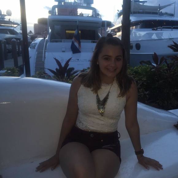 Meet your Posher, Naomi