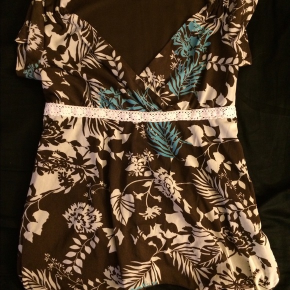 Large maternity shirt