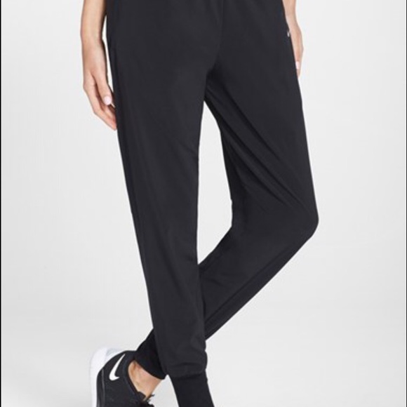 women's nike dri fit tracksuit