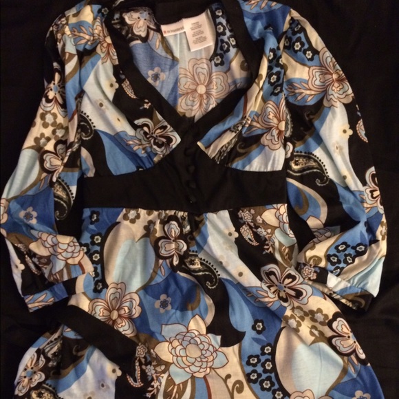 Large maternity shirt