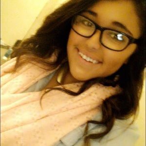 Meet your Posher, Serina