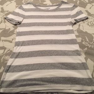 Medium Old Navy Tee