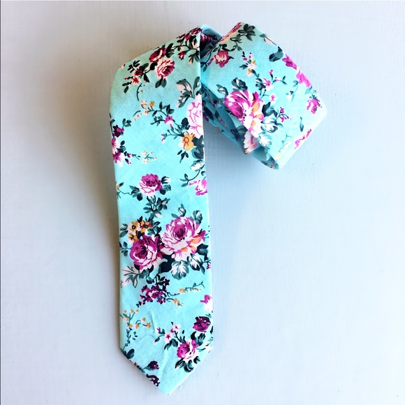 Hwl boutique Other - Men's vintage floral tie!