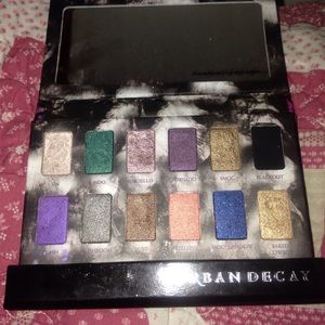 URBAN DECAY BEAUTY WITH AN EDGE