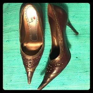 LuiChinny size 8M Brown/Gold Heels/Pumps. Adorable