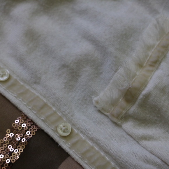 ***sold*** Hollister Cream Cardigan - Picture 2 of 3