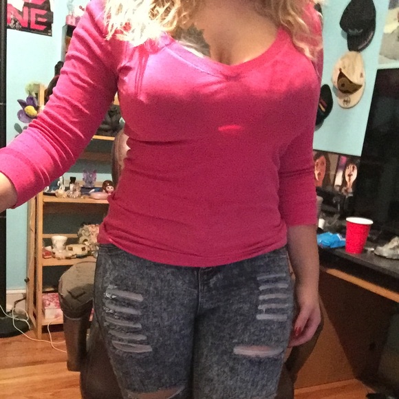Long sleeve v-neck shirt