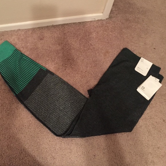 Bundle of 2 NWT Gapfit leggings