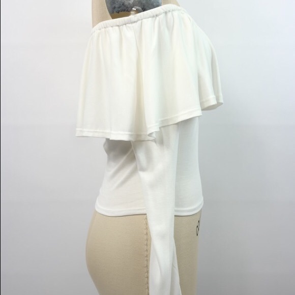 🎉 Host Pick 🎉 White Erza Top - Picture 2 of 4