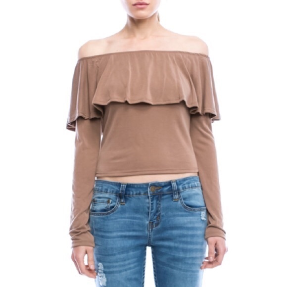 🎉 Host Pick 🎉 White Erza Top - Picture 4 of 4