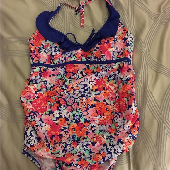 Adorable one piece maternity swim suit